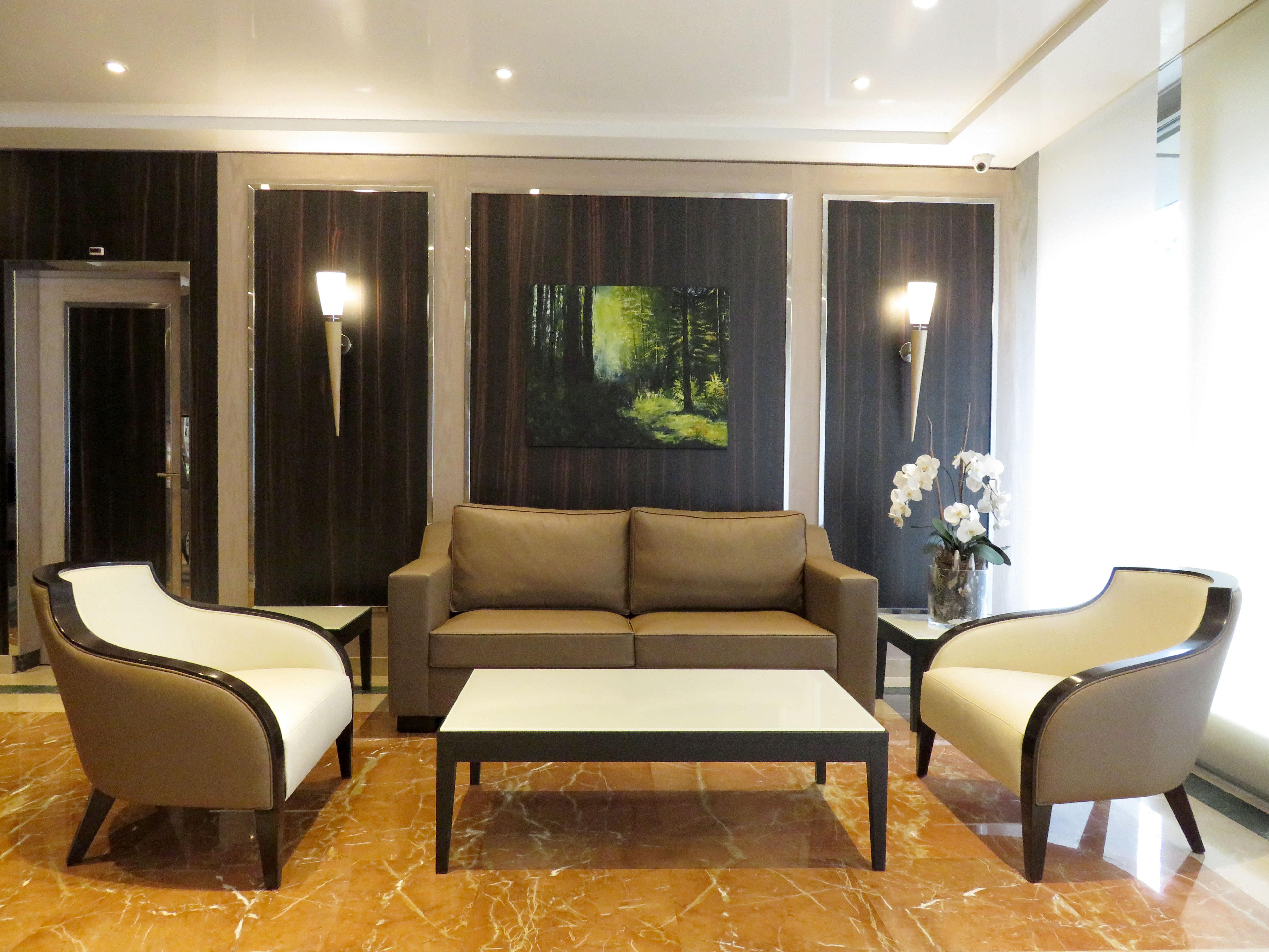 Nash Airport 4*