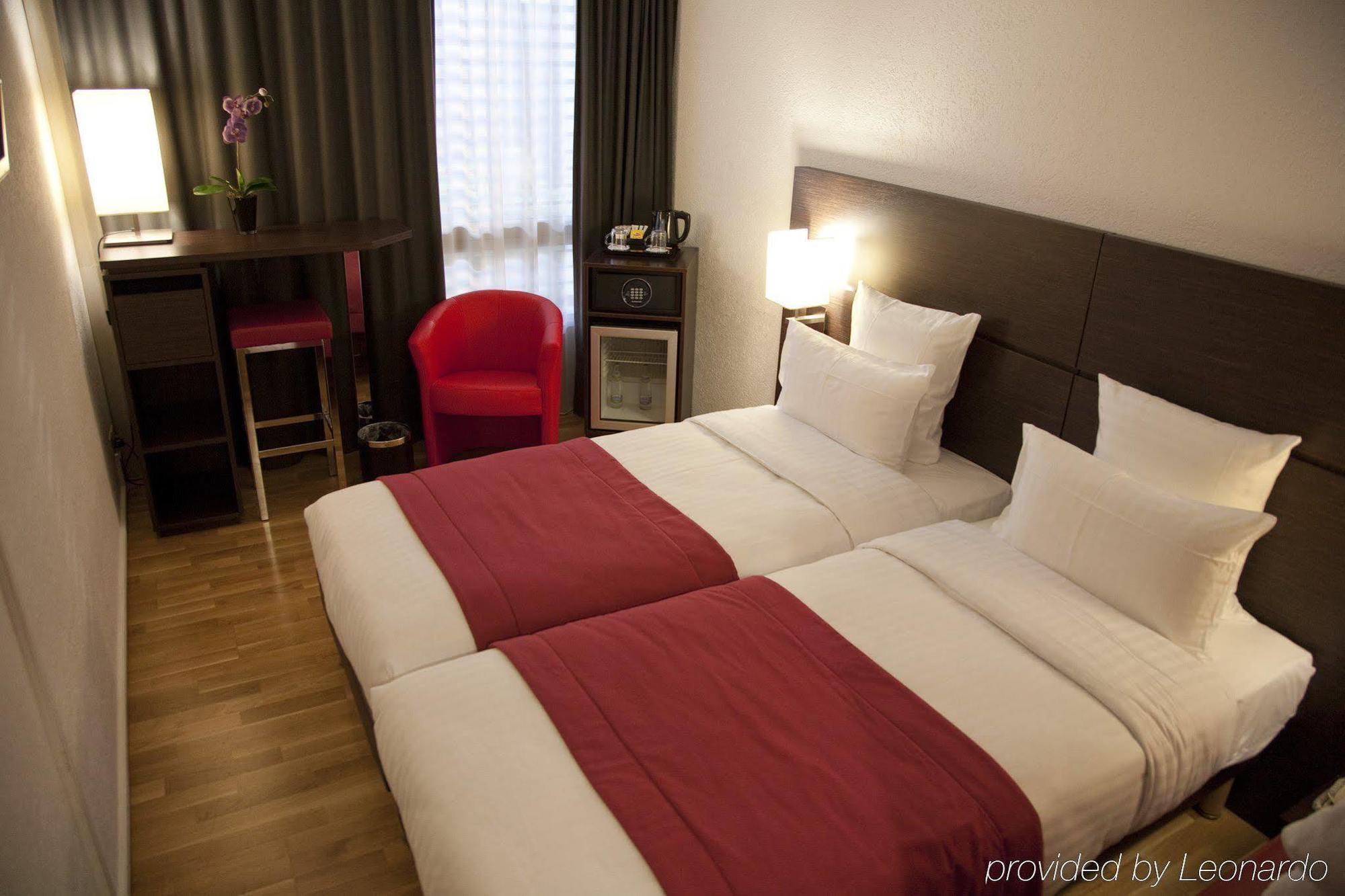 Nash Airport Hotel 4*
