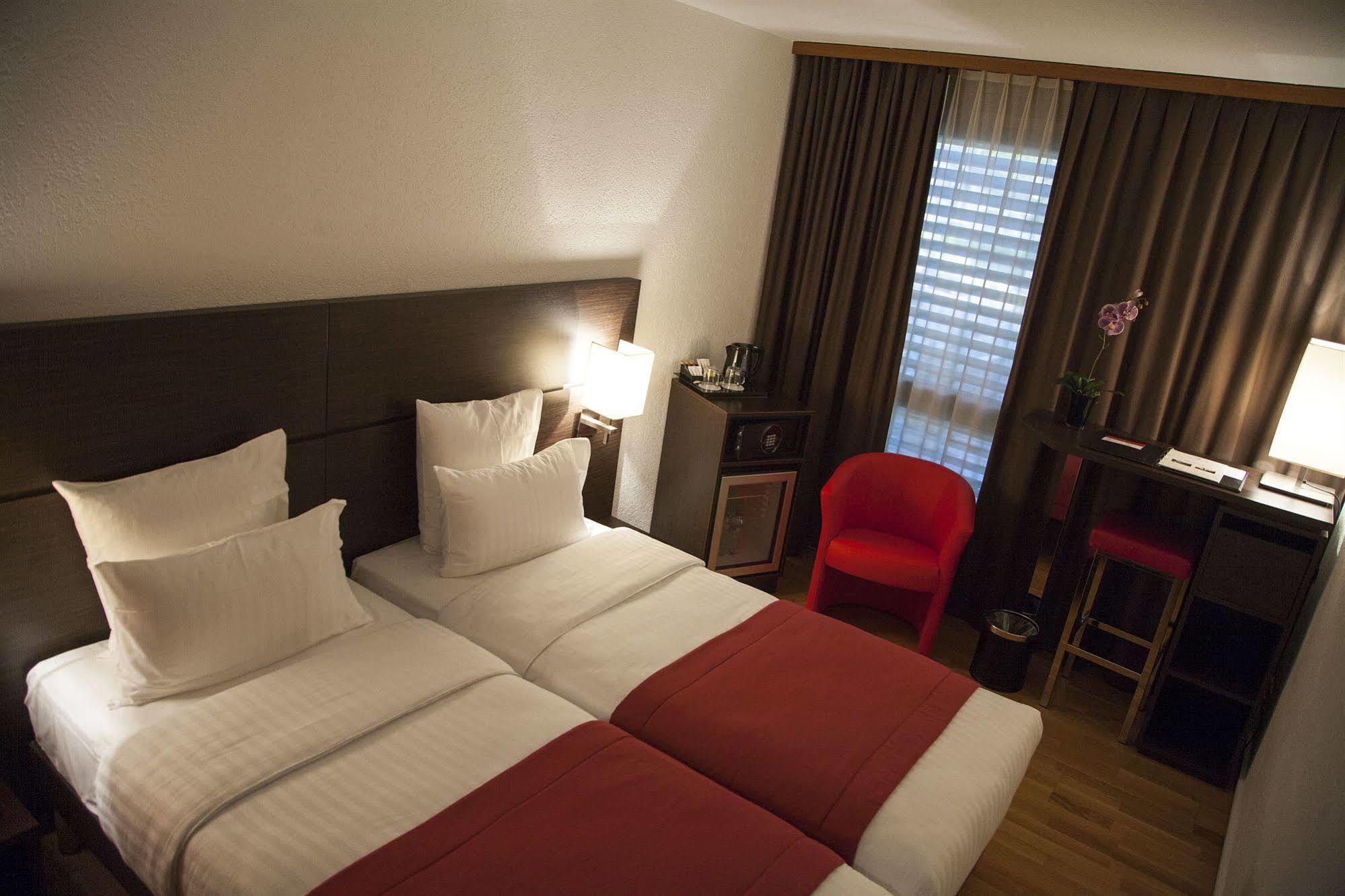 Nash Airport Hotel Meyrin