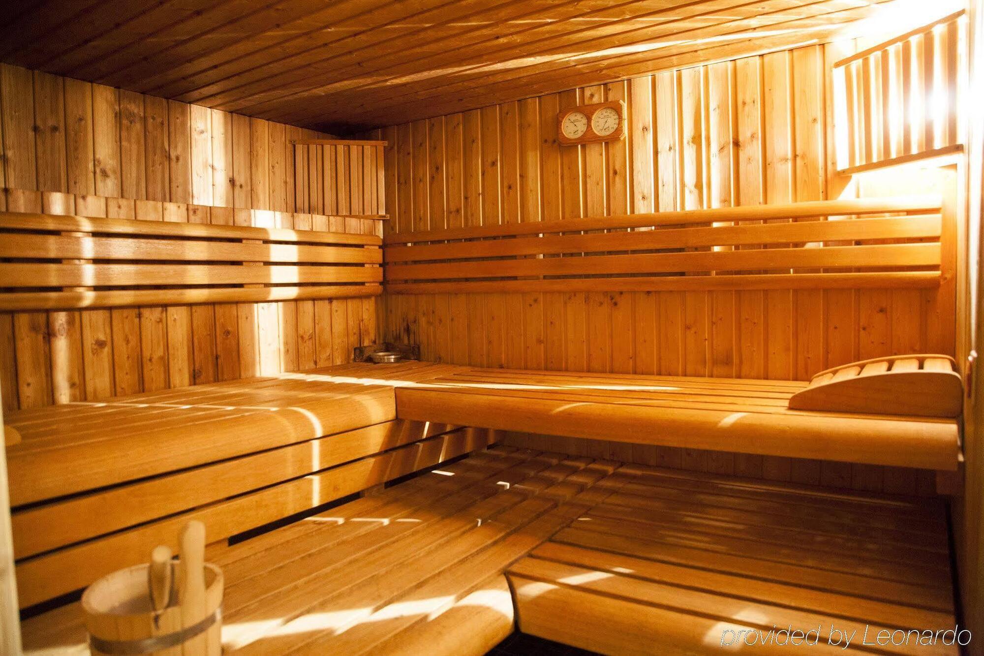 Hotel Nash Airport 4*
