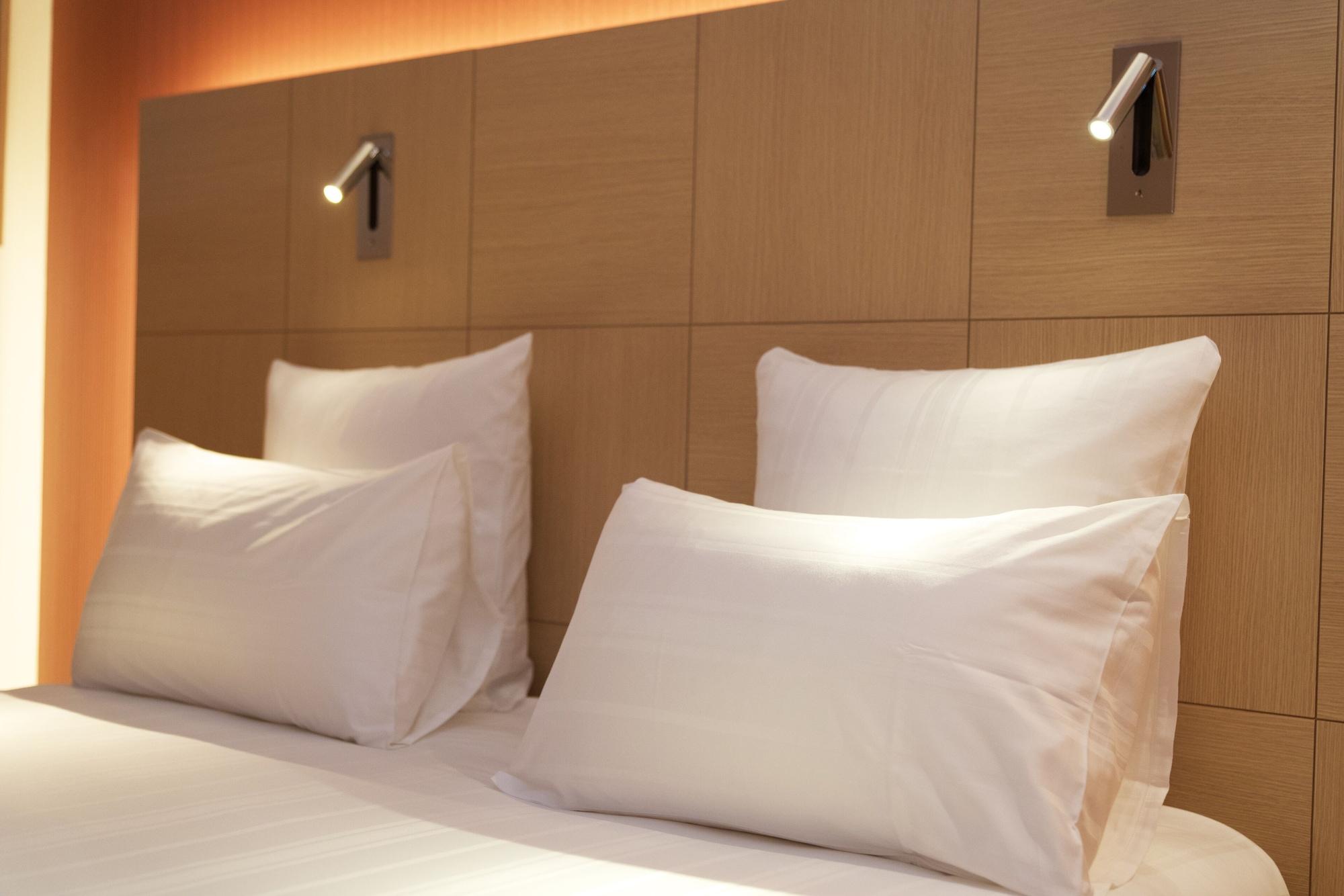 Hotel Nash Airport 4*