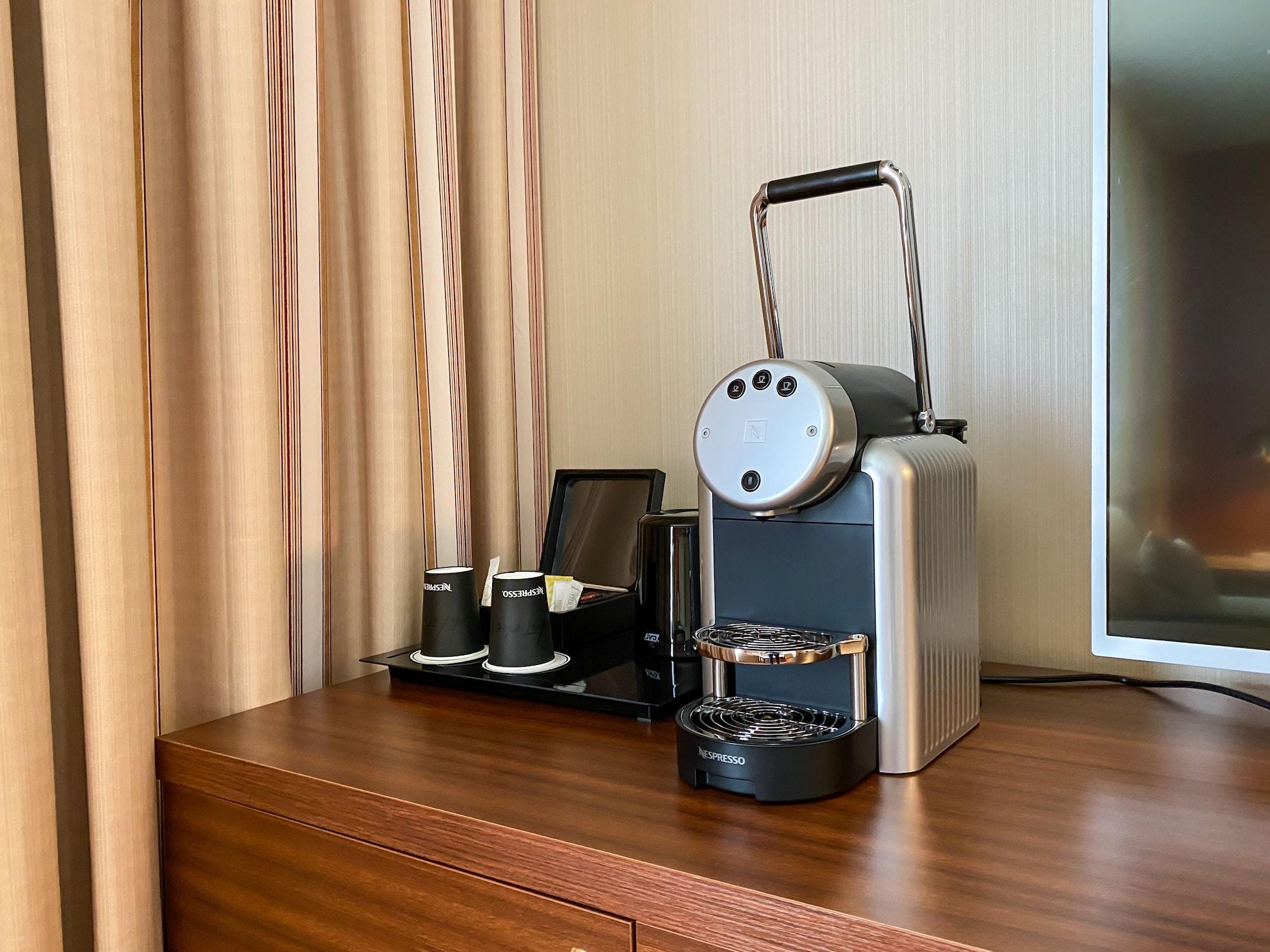 Nash Airport 4*