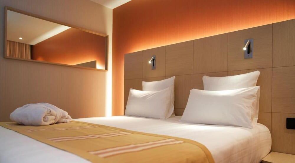 Nash Airport 4*