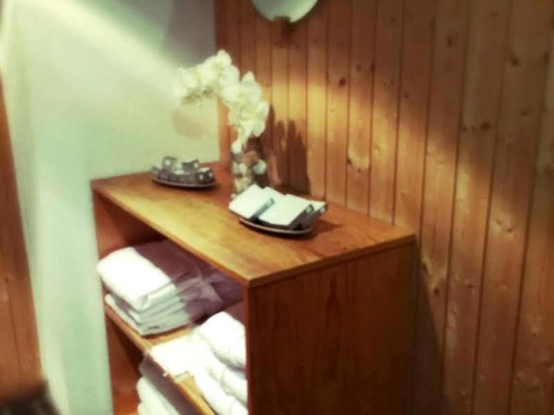 Nash Airport Hotel 4*