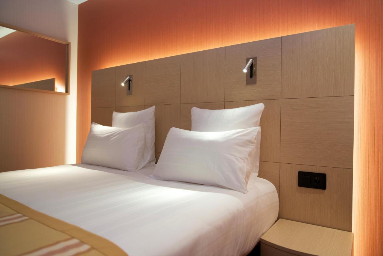 Nash Airport Hotel 4*