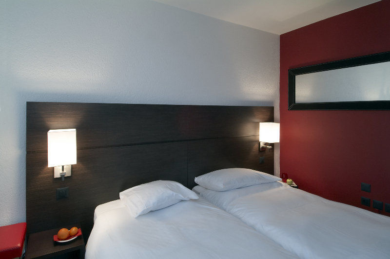 Nash Airport 4*